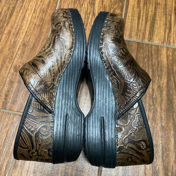 Brown Dansko clogs - Picture 2 of 6